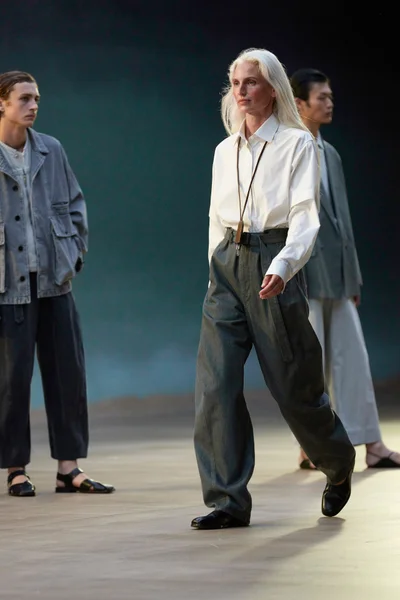 Look 26
